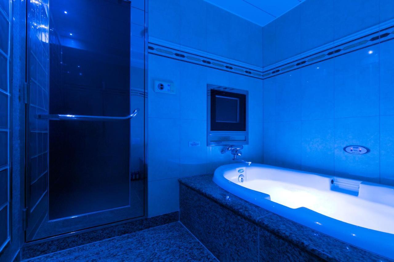 Hotel D-Wave Shinjuku（Adult Only) Tokio Buitenkant foto